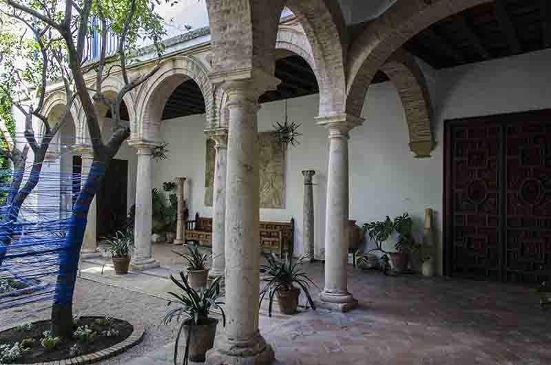 Córdoba 268 - palacio de Viana - patio de la Capilla.jpg